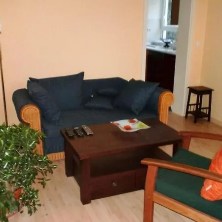 Mit Terrasse In Ruhiger Lage By Interhome * Drážďany