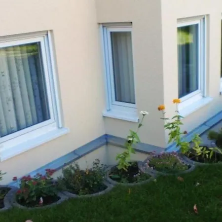 Mit Terrasse In Ruhiger Lage By Interhome *